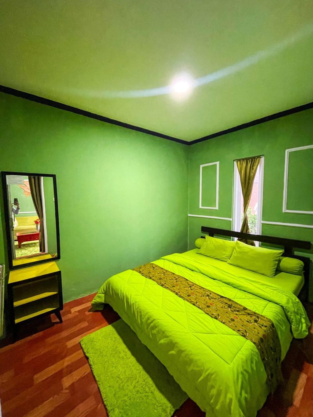 Green Savannah Homestay Syariah Diyeng Ngoại thất bức ảnh